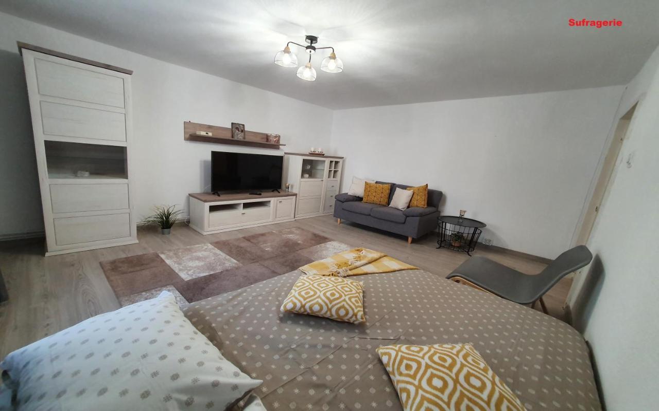 Mia Central Apart, 3 Rooms, 2 Baths, Afi Mall Braşov Eksteriør billede
